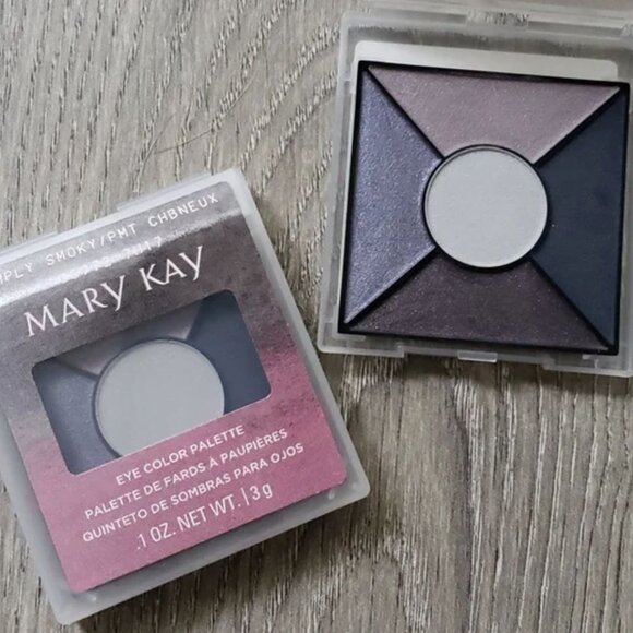 Smoky Grey Eye Shadow Palette- Mary Kay Simply Smoky Palette-Brand new - Picture 2 of 3